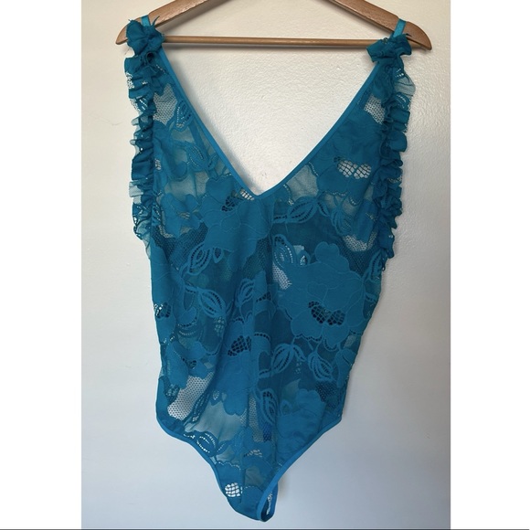 Suzy Black | NWT | “Patina” elastic lace teddy w. ruffle trim - Picture 3 of 9